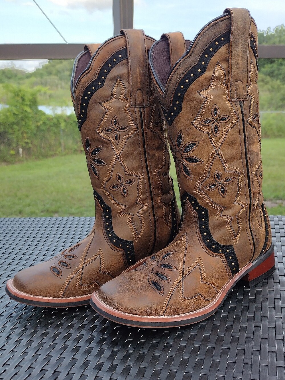 Laredo Bouquet Women's Leather Western Boots